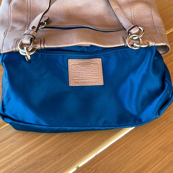 Coach L1160-F16531 Penelope pebbled leather carryall beige  teal interior - Picture 5 of 8